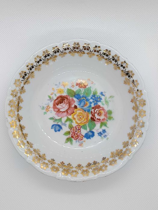 Prato fundo pequeno com decoração floral