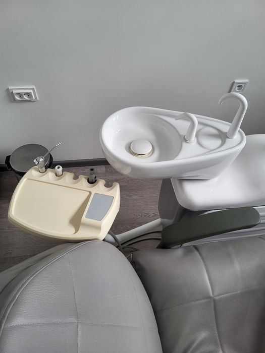 Стоматологічна установка Ajax AJ12 2015 року