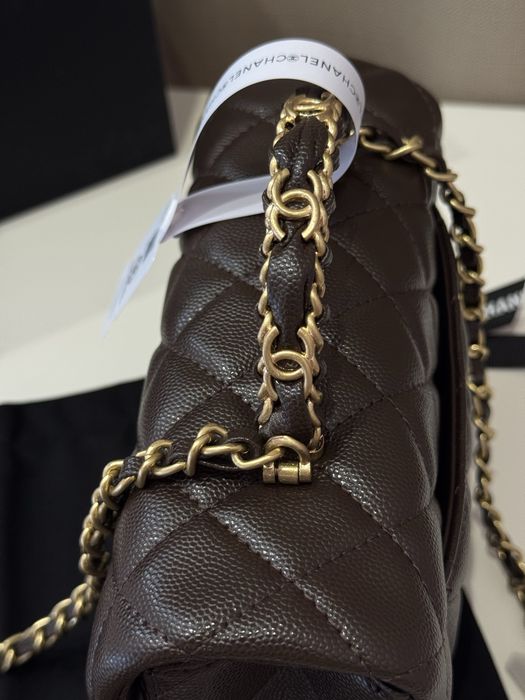 Сумка Chanel Шанель класична шкіряна на ланцюжку шоколадна коричнева біла вечірня міні сумочка на цепочке