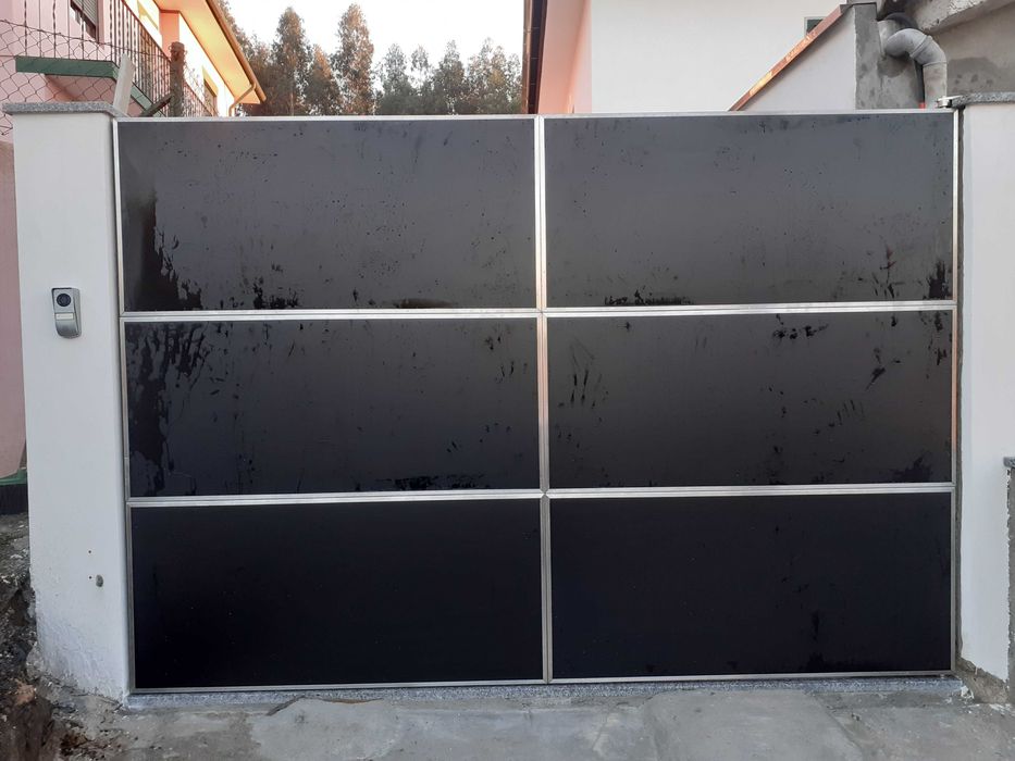 Gradeamentos, portões e estruturas metálicas