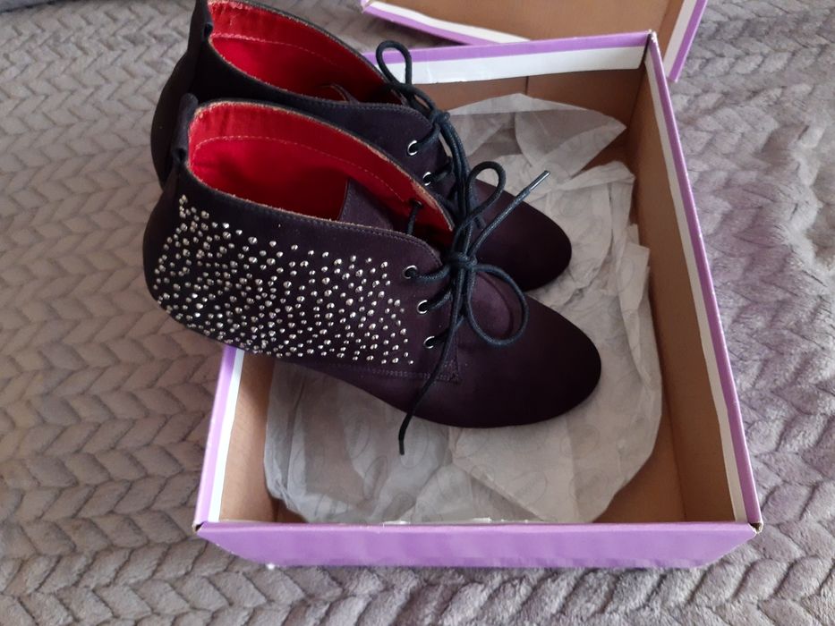 Buty damskie botki wiązane