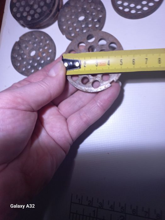 Решітки на м'ясорубку.