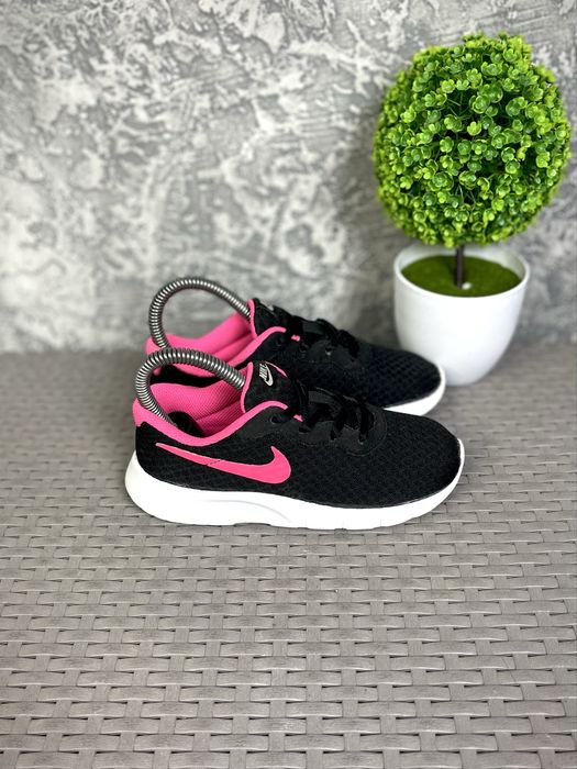 Nike Tanjun кроссовки 31 размер детские спортивные черные