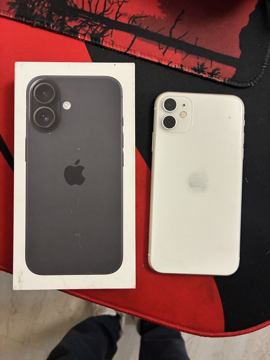 Iphone 11 com ecra partido mas totalmente funcional