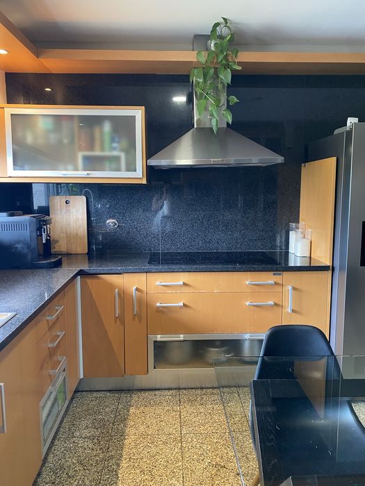 Moradia 3  Frentes  4 Quartos (2 Suites com AC) Piscina, Elevador interno, 2  gr  Terraços, Churrasqq ueira  ginasio. Muito bem localizada   Vi N Gaia