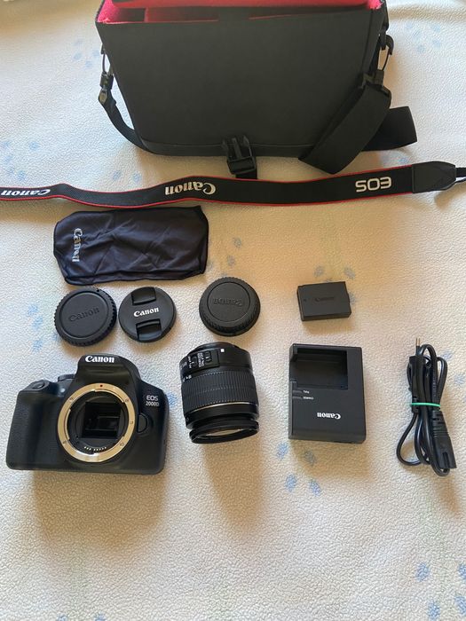 Kit Máquina Fotográfica CANON EOS 2000D64297616022273121