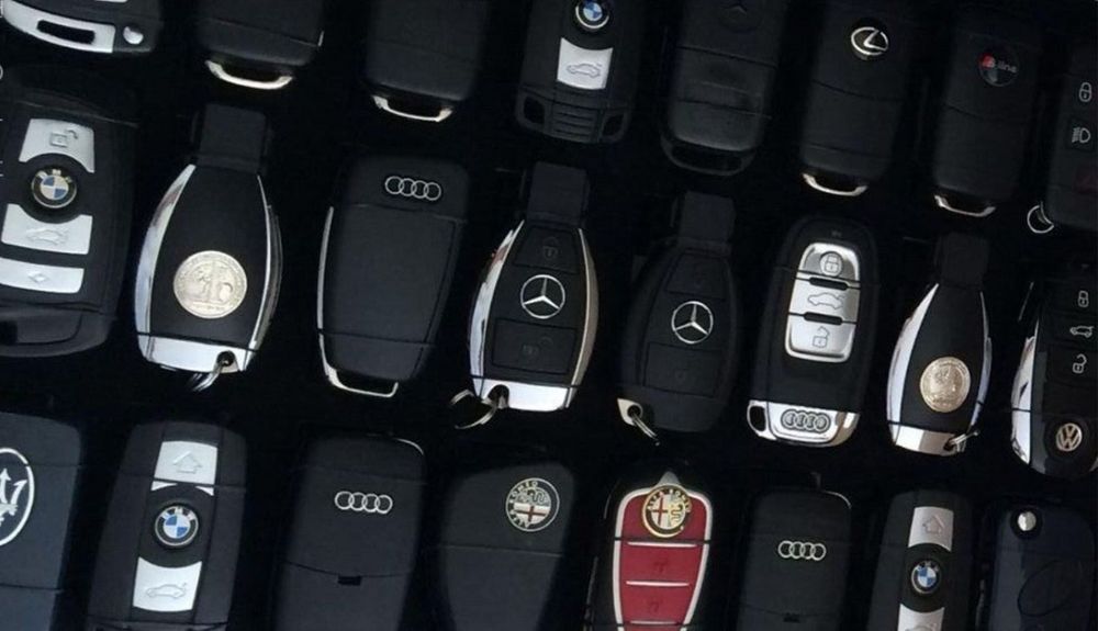 Chaves automóvel Multimarcas com programação