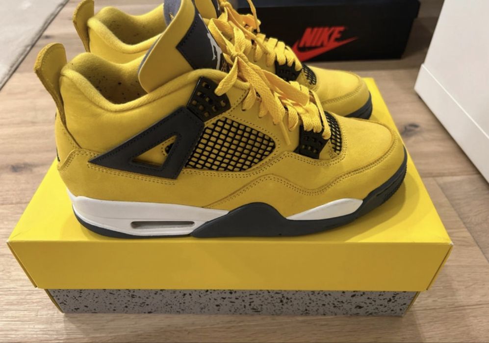 Jordan 4 Lightnning