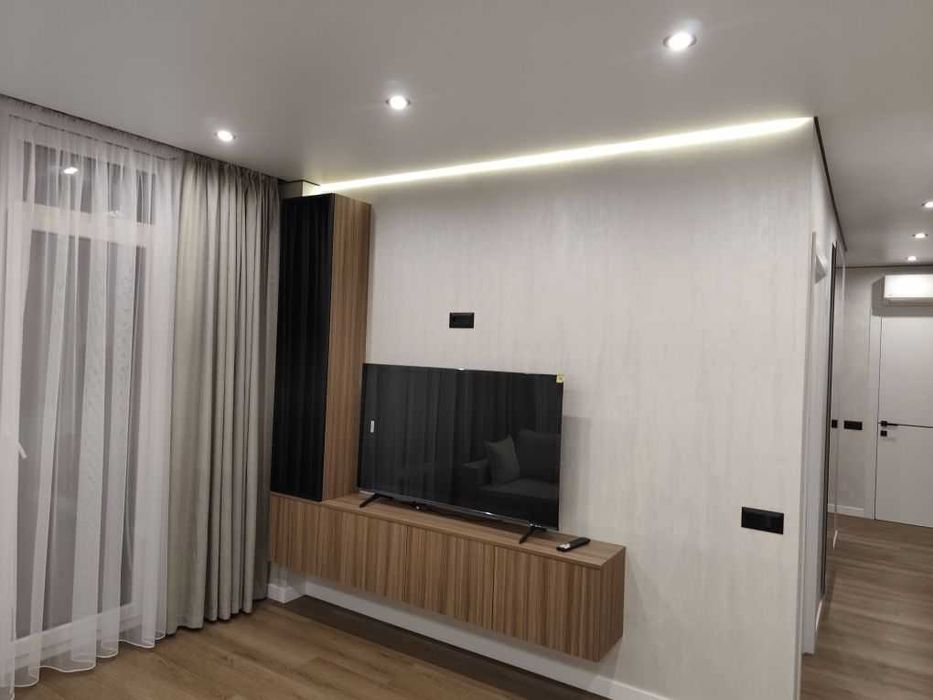 Продаж сучасної 2-кімнатної квартири з кухнею-вітальнею