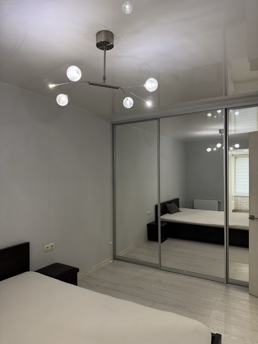 Продам 2-х кімнатну в центрі