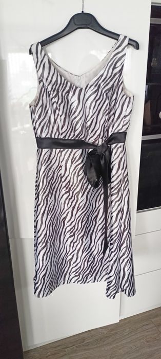 Przepiękna sukienka zebra rL/XL