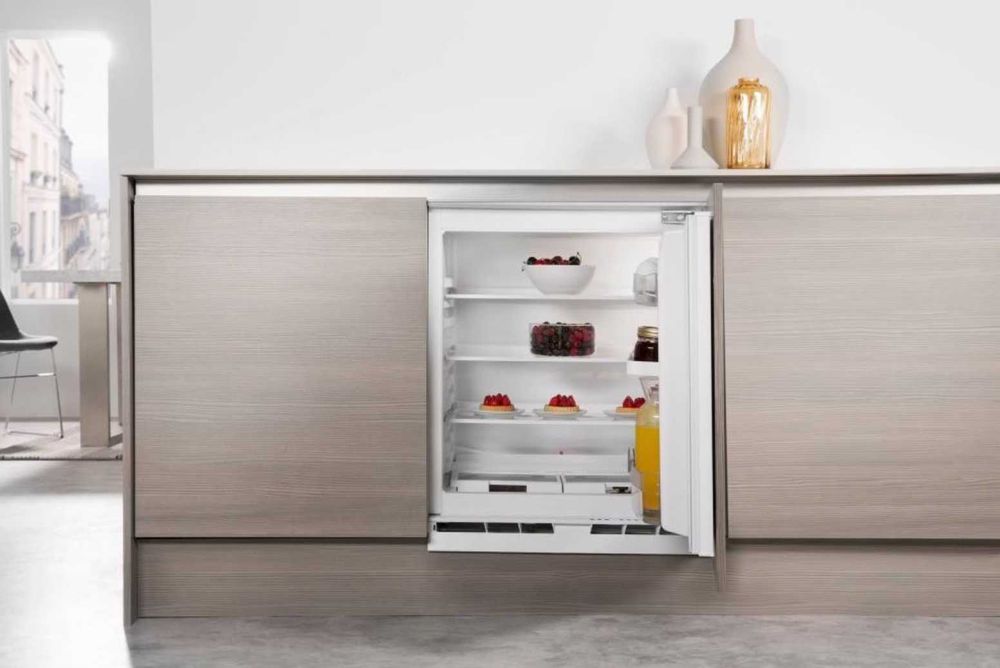 Холодильна камера Whirlpool WBUL021 холодильная для забудови