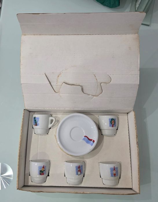 Conjunto de Chávenas Antigas