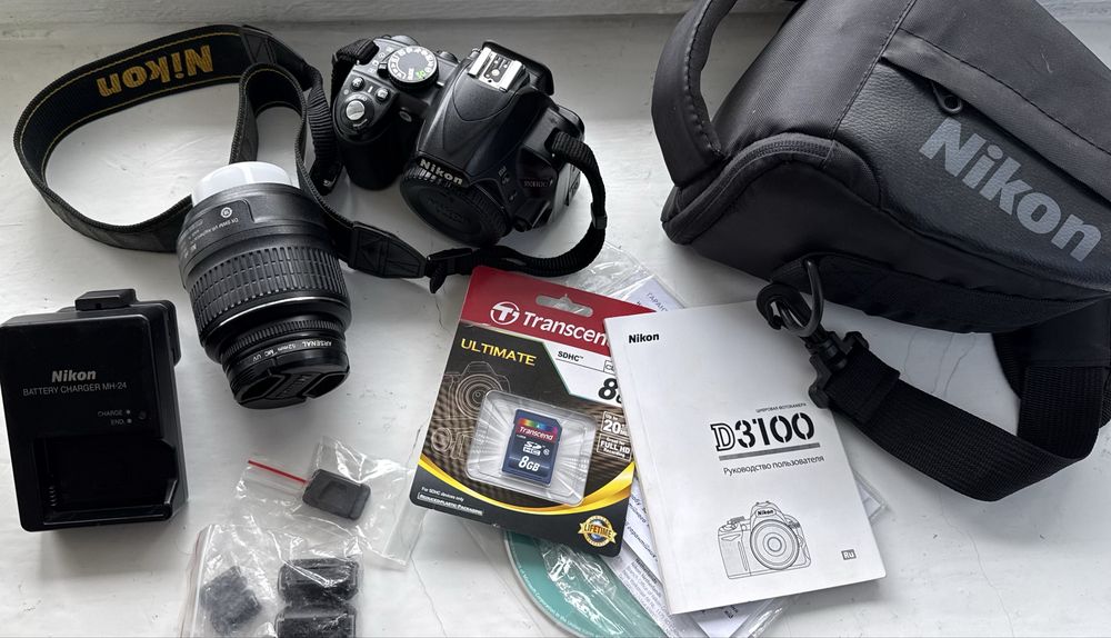 Продам Nikon D3100 + об’єктив 18–55 мм, новий акумулятор