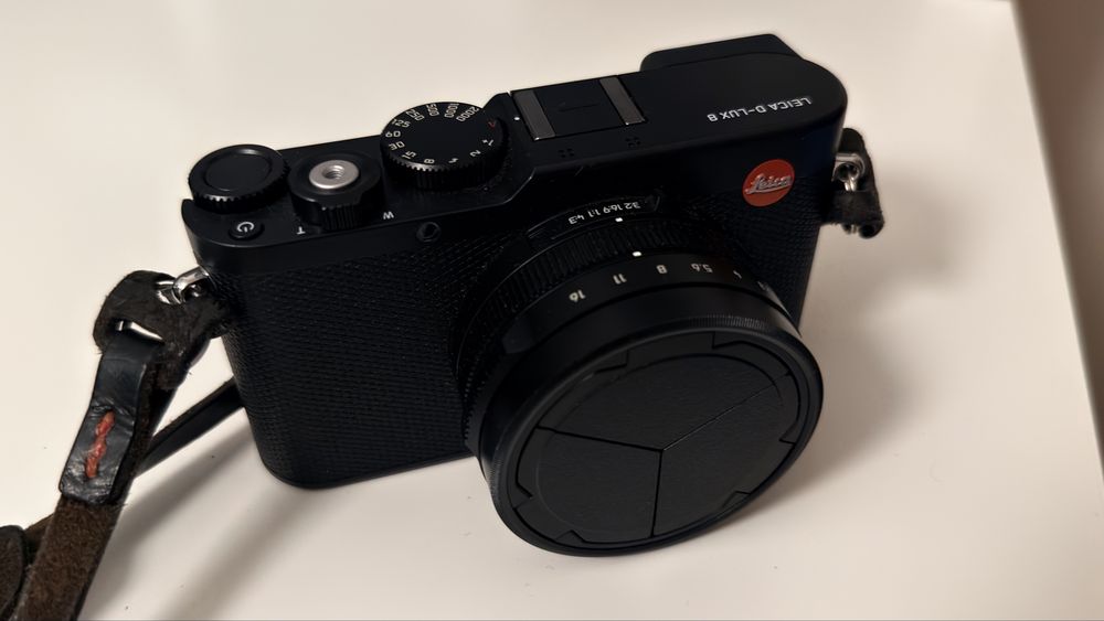 Leica D-Lux 8.