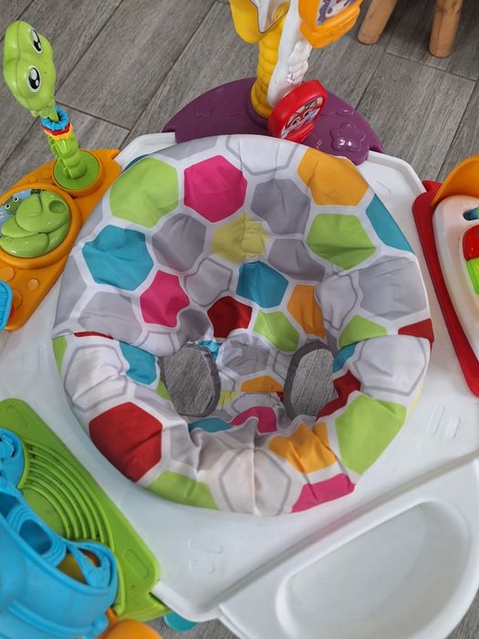 Mesa de atividades bébé