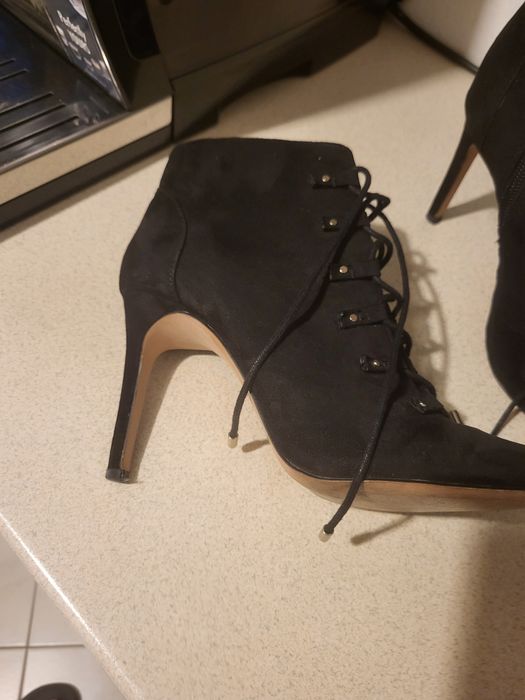 Stradivarius śliczne botki