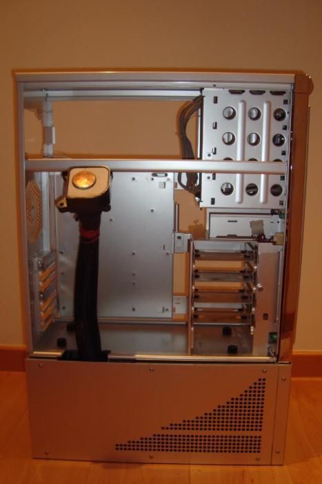 Asetek Vapochill LS cinza com caixa Tower Antec64552894787075121