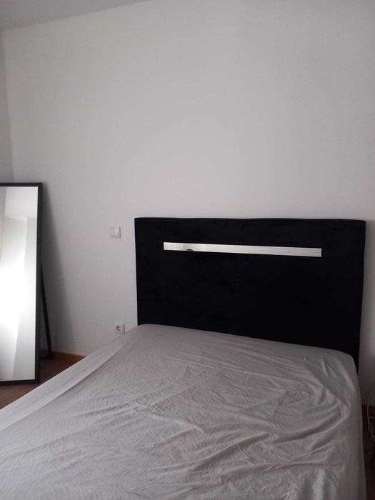 Cama casal 190 por 140 como nova