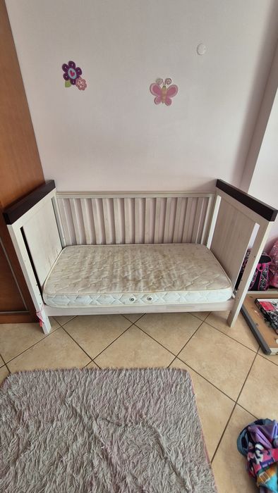 Cama/berço de criança em bom estado
