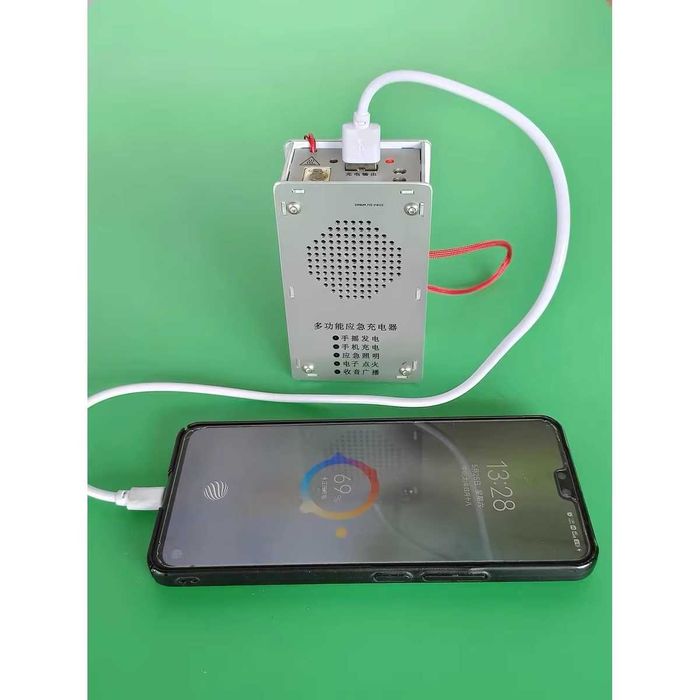 Ручной генератор повербанк с радио