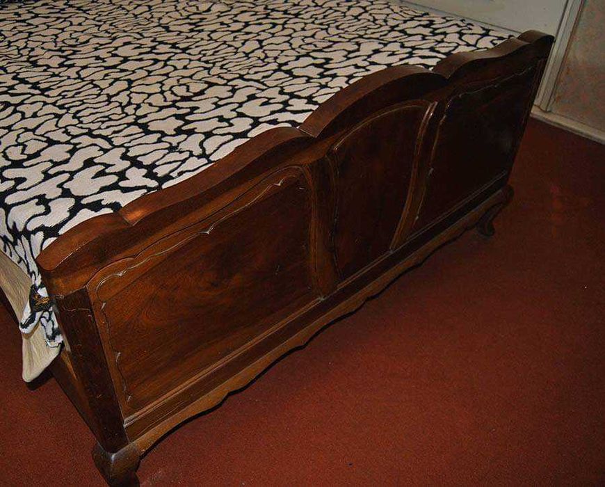 Cama vintage Queen Anne