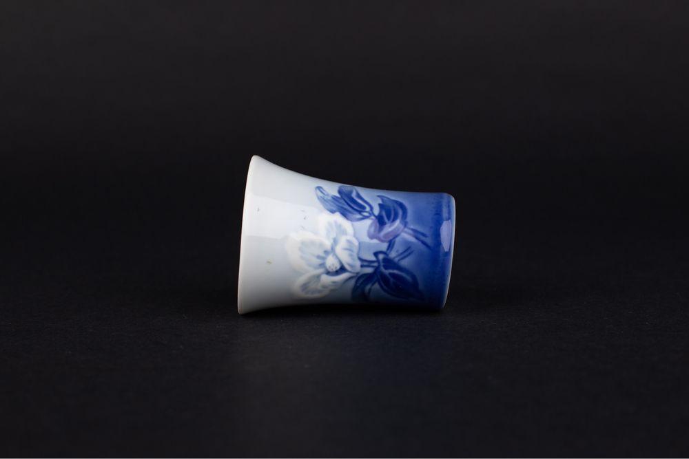 Bing & Grondahl Kopenhaga B&G wazonik ciemiernik Dania porcelana