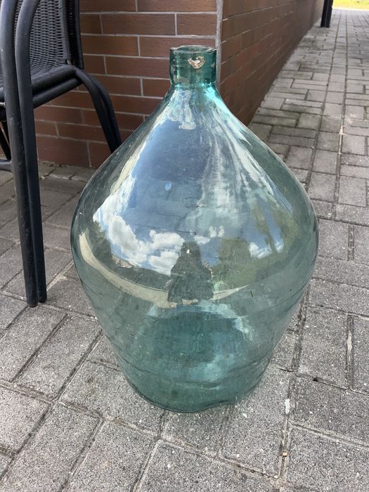 Butla na wino z koszem