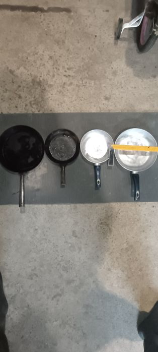 Сковорідки б/у великі та малі