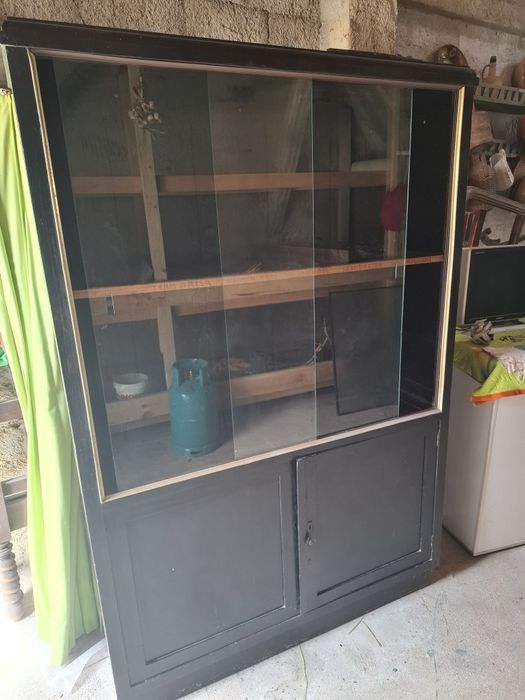 Móveis antigos para restauro