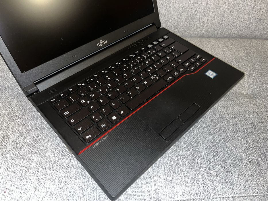 Fujitsu LifebooK E546 I5 6 Gen 8 Gb Ram 256 SSD FHD Ładny