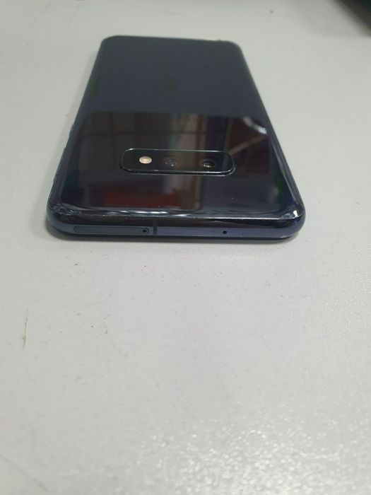 Samsung S10E 6/128 gb