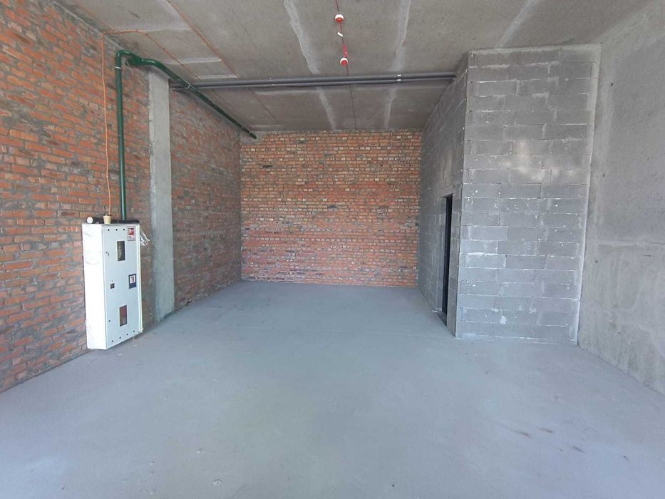 ЖК Диброва Парк. Фасадное помещение "Open Space" 51 м2