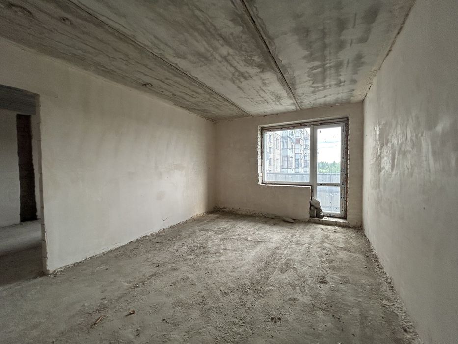 НОВА Трикімнатна в Малині