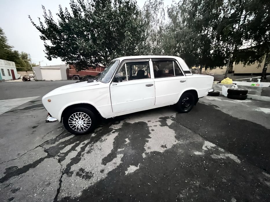 Продам ВАЗ 2101 с дисками в комлпекте