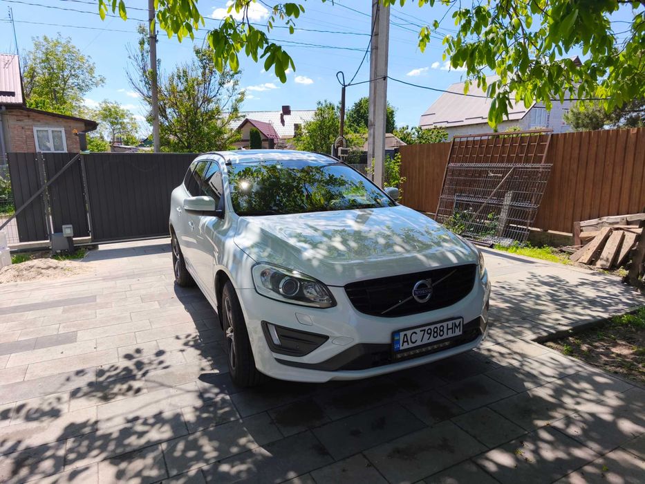 Volvo XC60 2017 2.4 R-Design