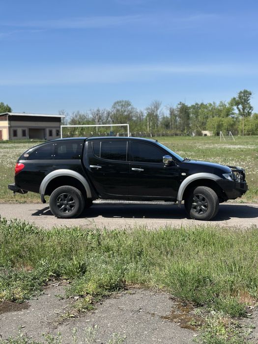 Mitsubishi l200