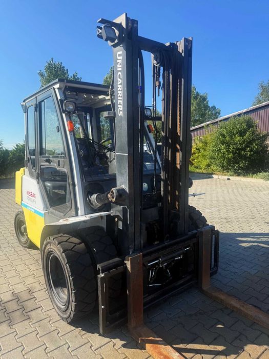 wózek widłowy diesel NISSAN FD40 bliźniacze koła 4000kg 3.70m 2014 rok