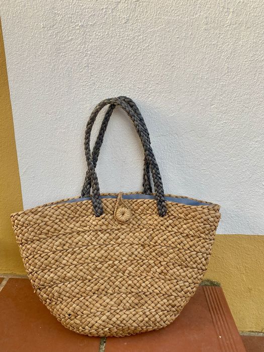 Cesto forrado com alças azuis escuro com bolsinho