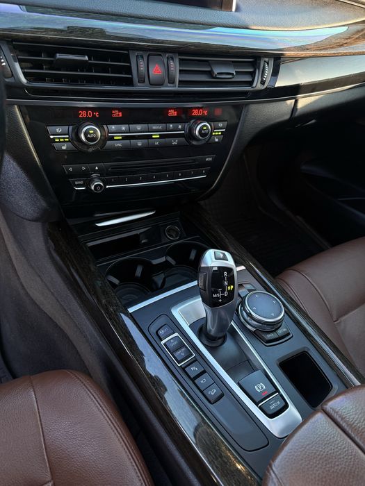 Продам BMW   F15 2016