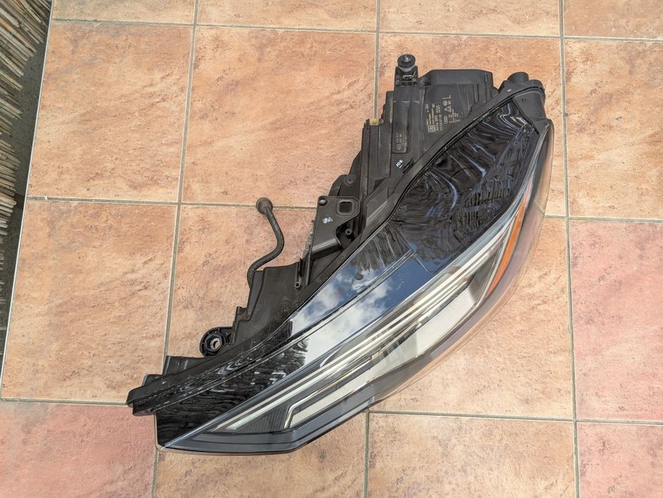 Lampa Lewa  Audi A6 C8 2019