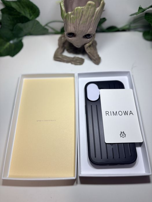 Capa Rimowa Iphone 16 Black Mate