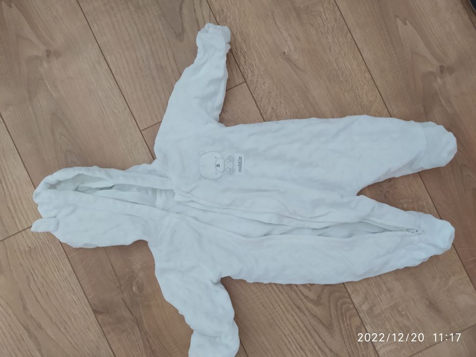 Kombinezon niemowlęcy