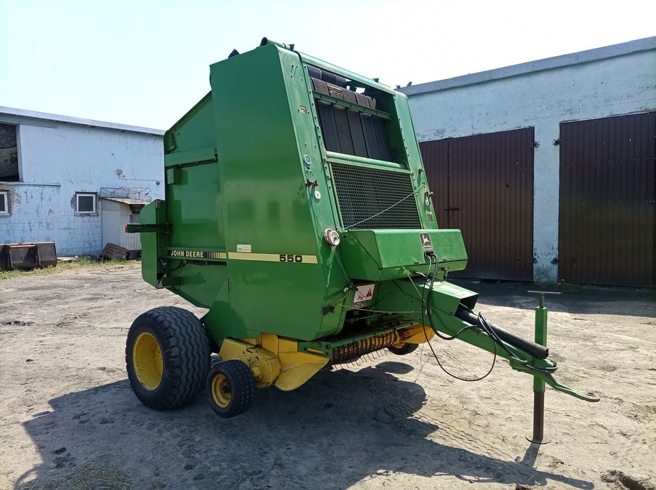 Prasa rolującą John Deere 550 siatka,sznurek