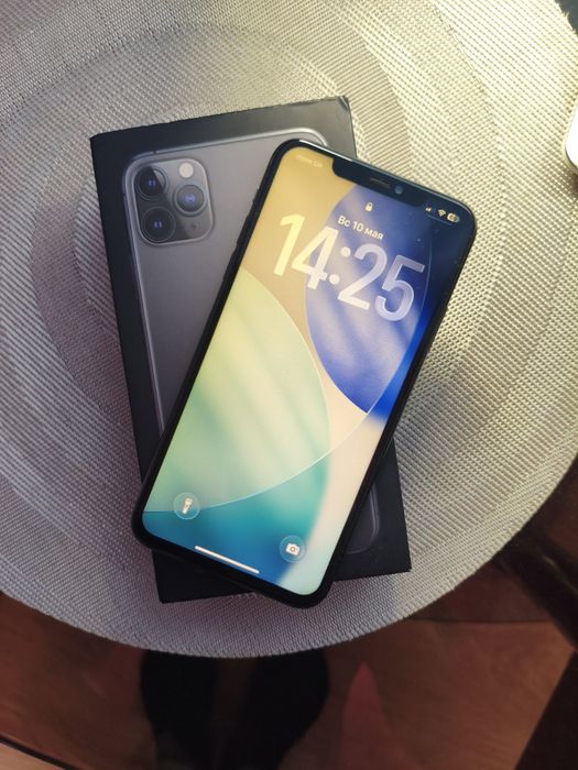 Продам iPhone 11 pro max
