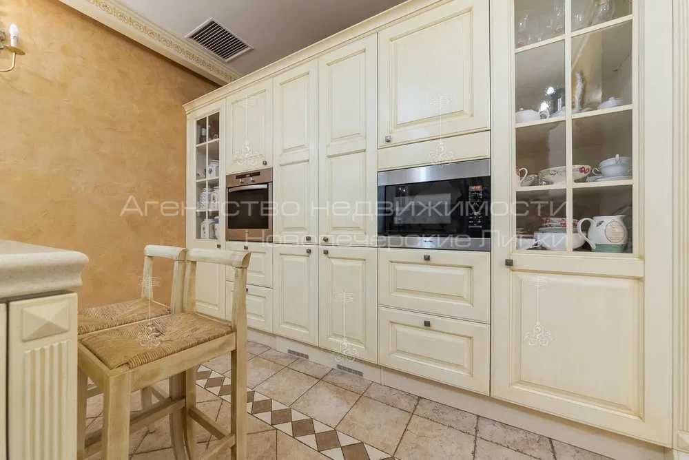 Розкішний будинок з ремонтом + бассейн Мічуріна Печерськ, Звіринецькая