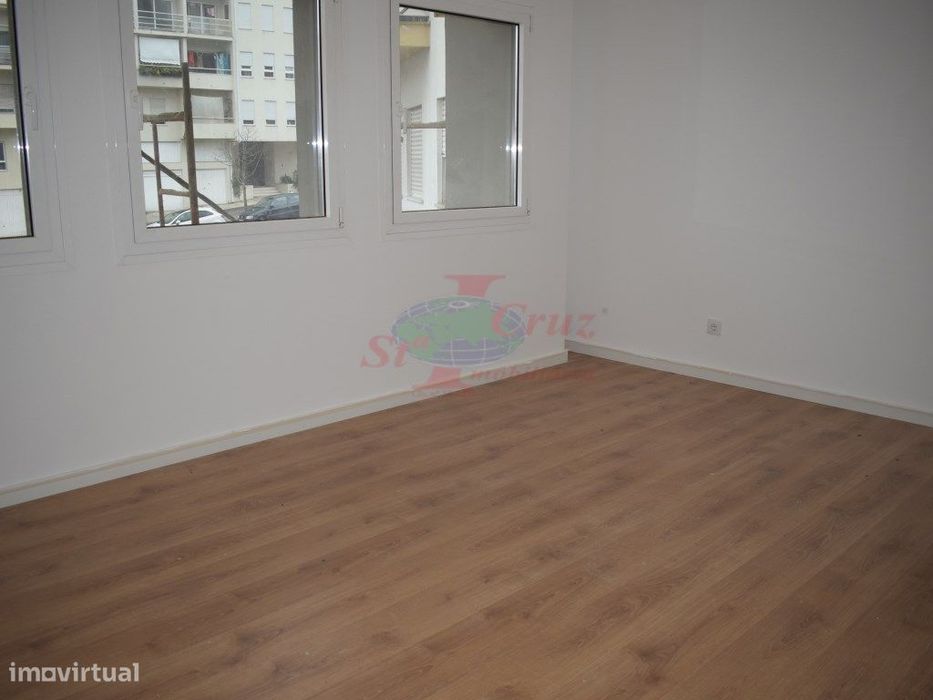Apartamento T2 - Novo - Bairro de S. Miguel