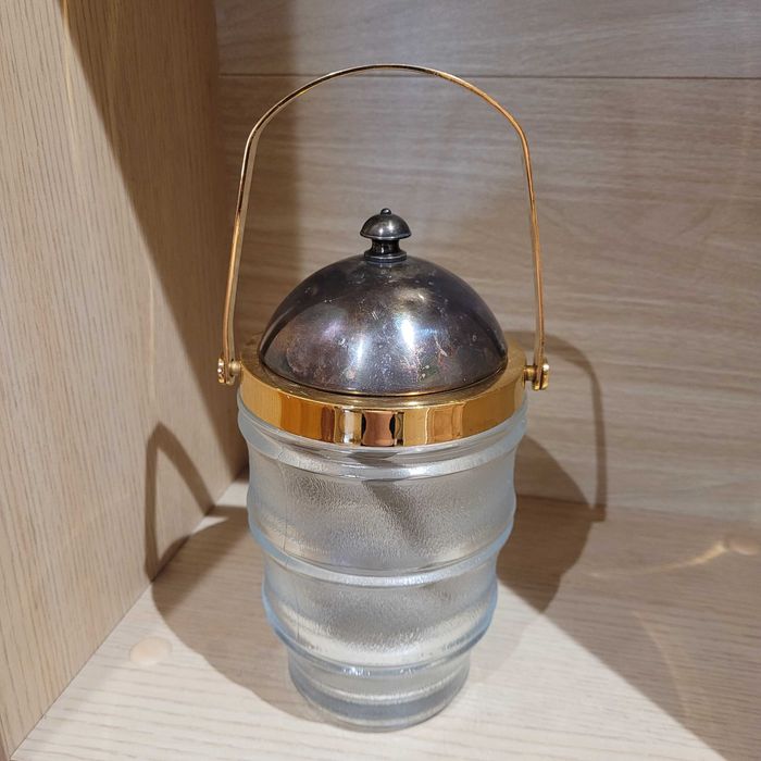 Pojemnik, wiaderko na lód