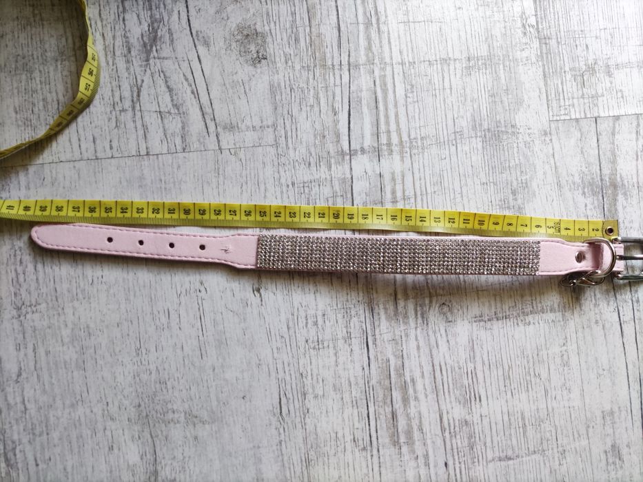 Obroża różowa cekiny długość 39 nowa