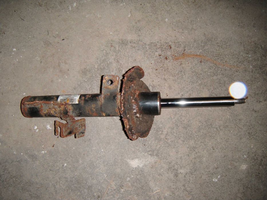 amortyzator mazda 3 przód lewy